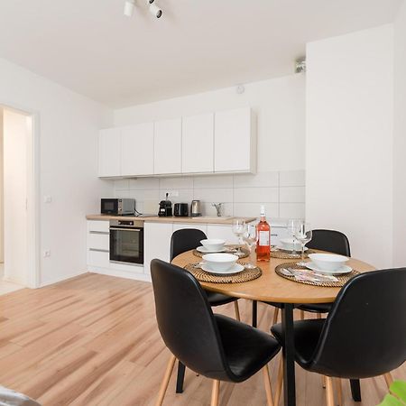 Brand New Modern Apartment-2 Rooms-Balcony-Garage Budapest Bagian luar foto