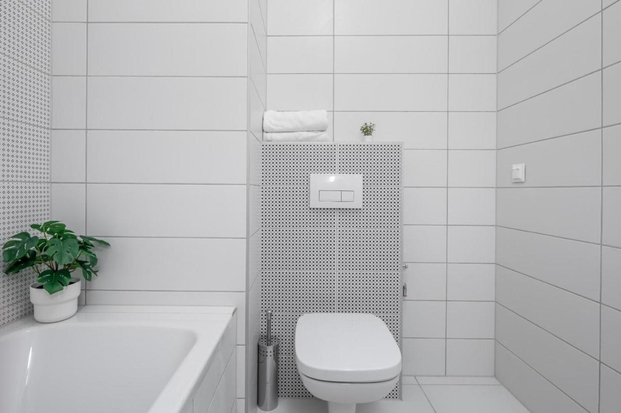 Brand New Modern Apartment-2 Rooms-Balcony-Garage Budapest Bagian luar foto