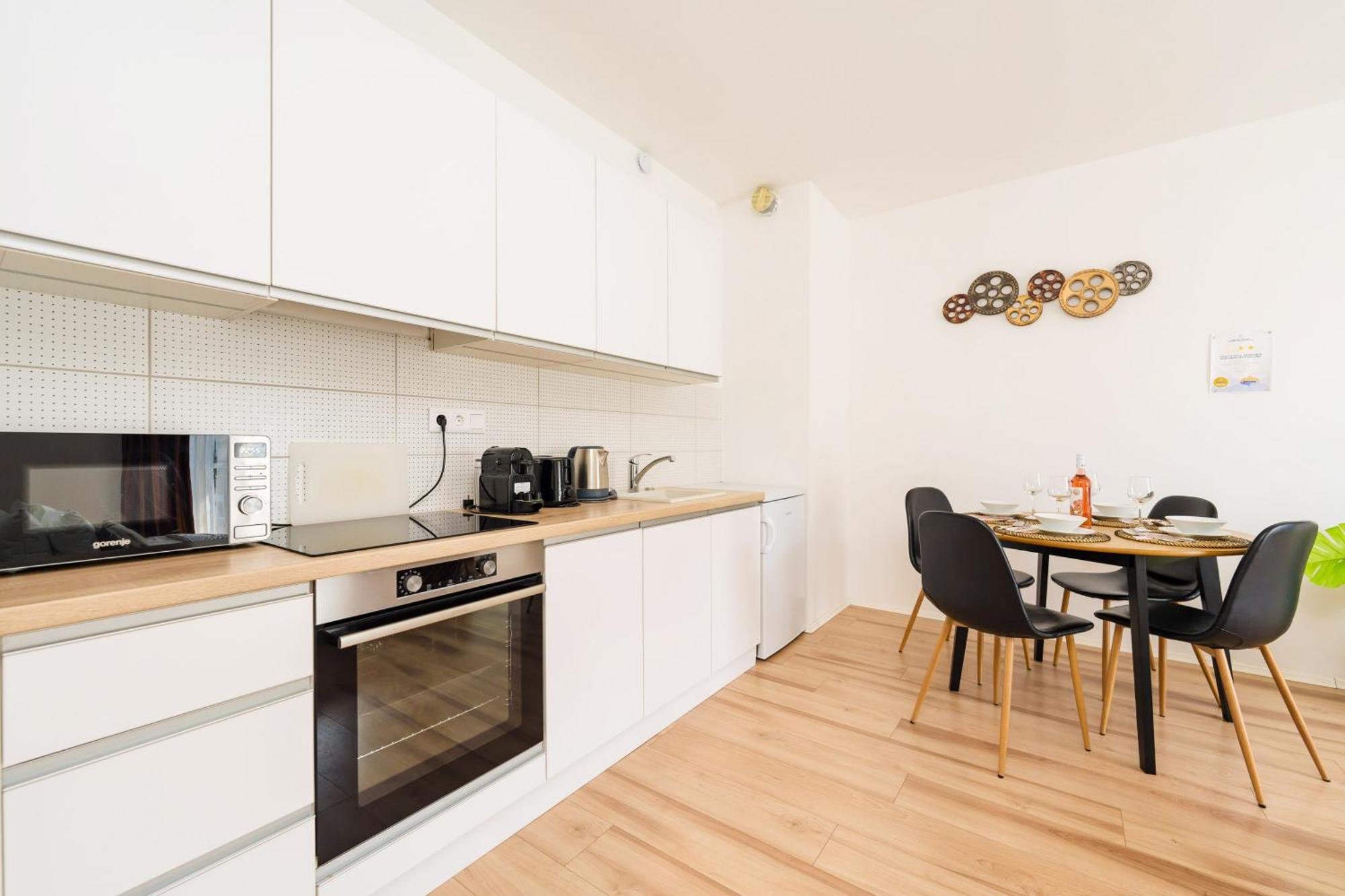 Brand New Modern Apartment-2 Rooms-Balcony-Garage Budapest Bagian luar foto