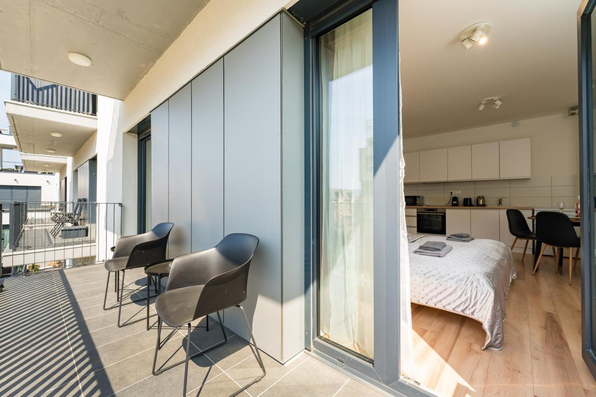 Brand New Modern Apartment-2 Rooms-Balcony-Garage Budapest Bagian luar foto