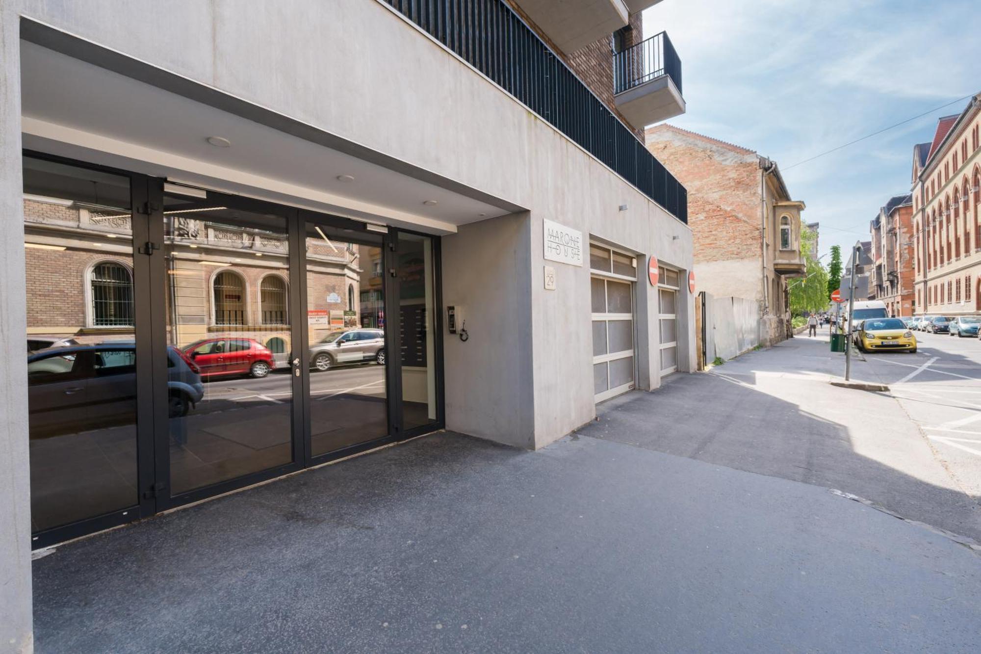 Brand New Modern Apartment-2 Rooms-Balcony-Garage Budapest Bagian luar foto