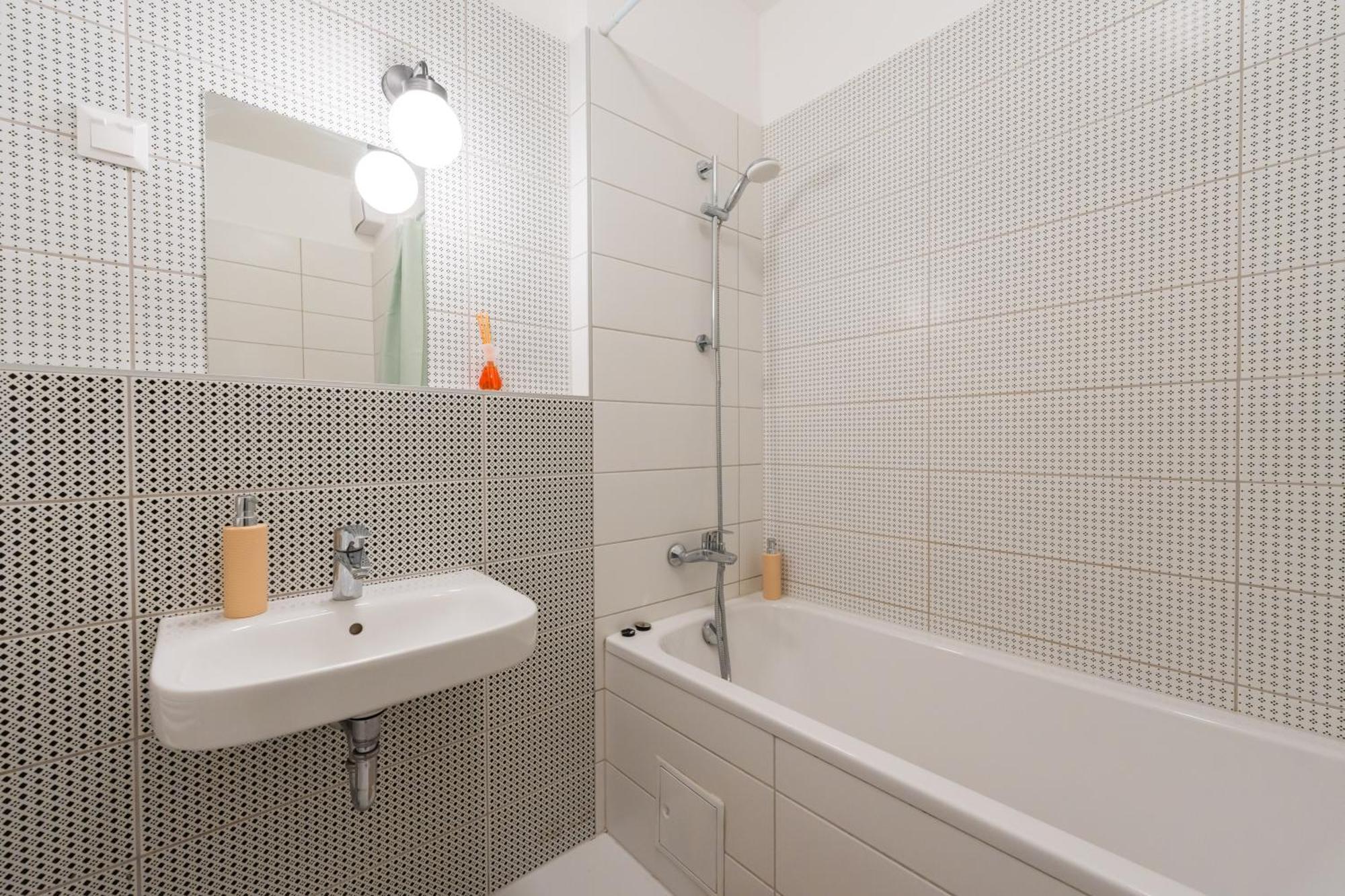 Brand New Modern Apartment-2 Rooms-Balcony-Garage Budapest Bagian luar foto